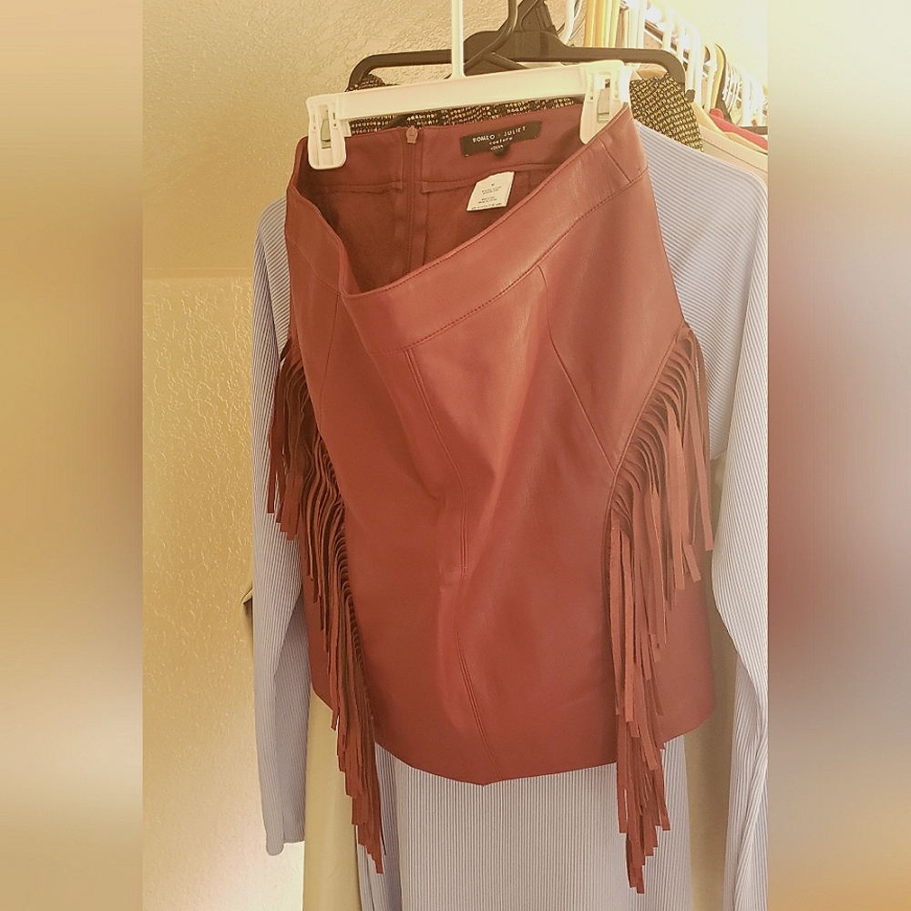 Burgundy Faux Leather Fringes Metal Boho Rocker Mini Skirt Medium / Size 8